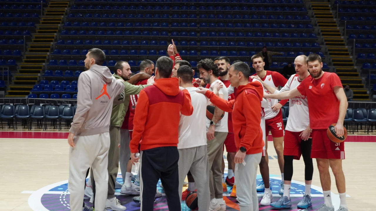 Zvezda kompletna, stigli i reprezentativci