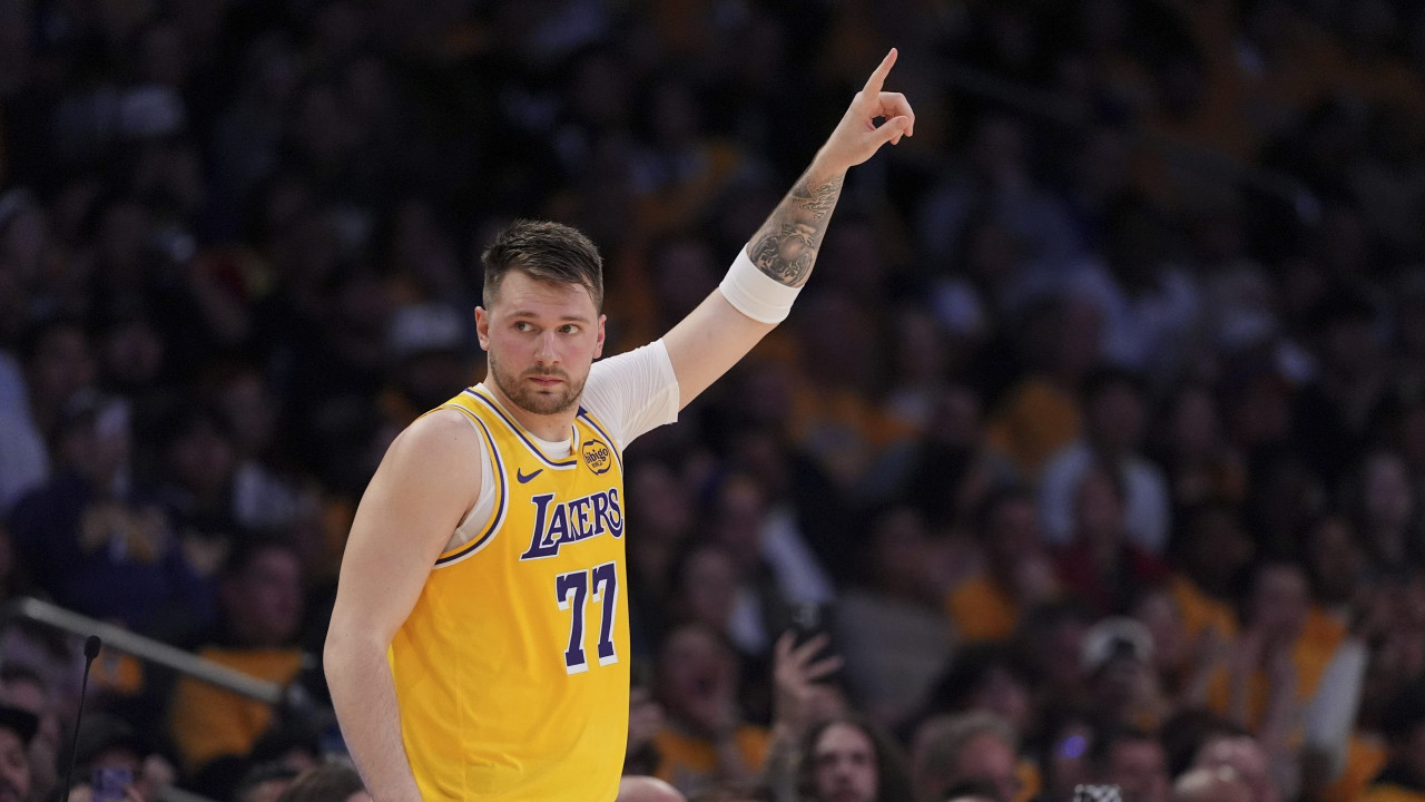 Holivudska priča na košarkaški način: Prva scena – Lebronov govor za Luku Dončića (VIDEO)