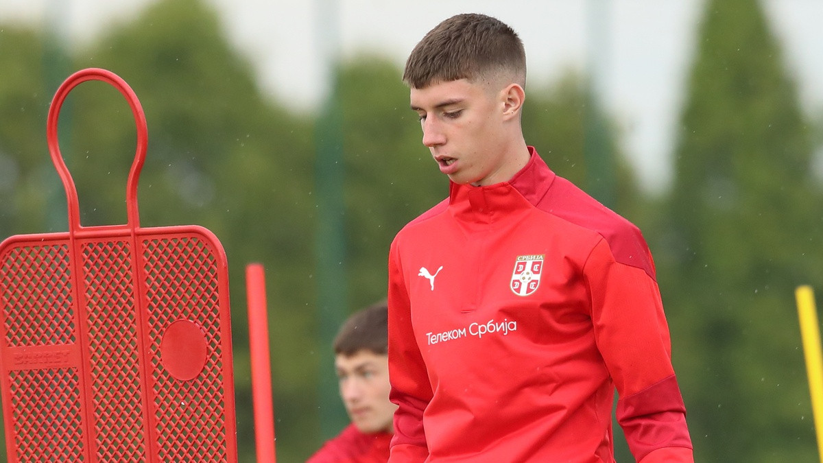 Verona odbila Milan, Srbin čeka šansu