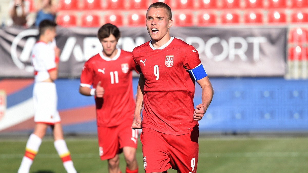 Srpskoligaš sa reprezentativcem i Zvezdinom decom napada promociju