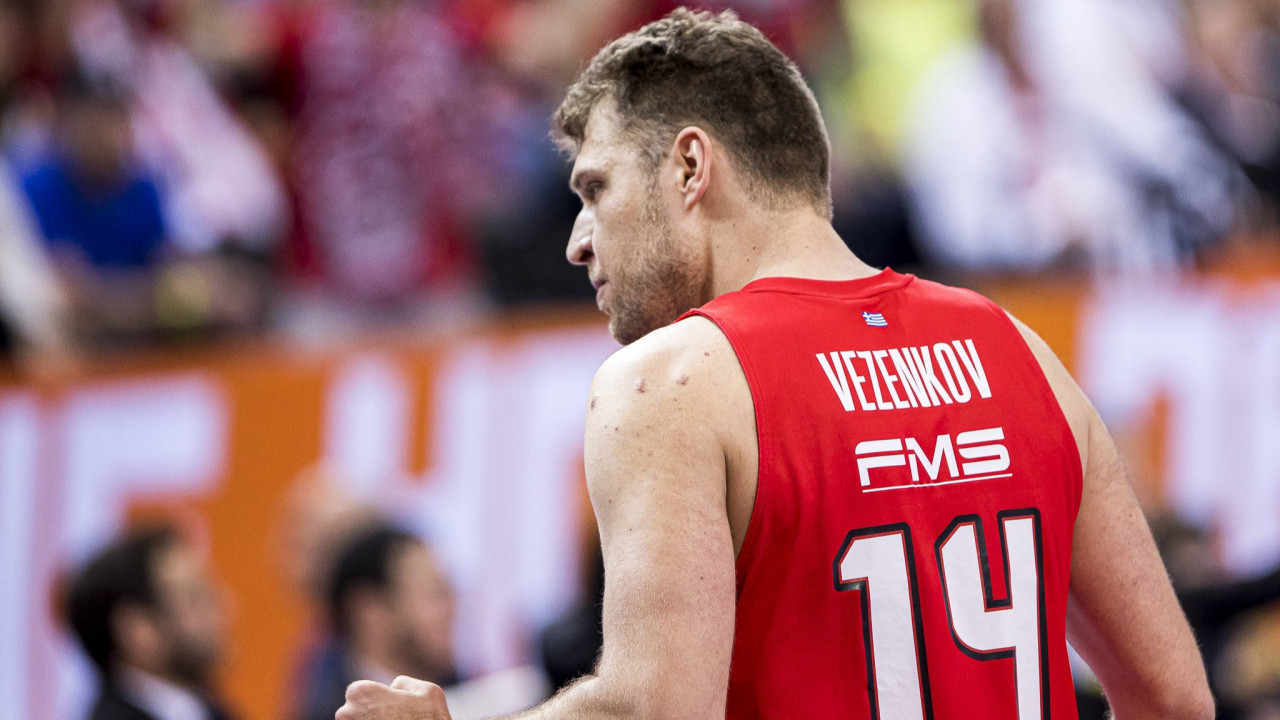 Monstruozni Vezenkov sa 18-20 šutem iz igre ubacio 45 poena i umalo srušio rekord Evrolige