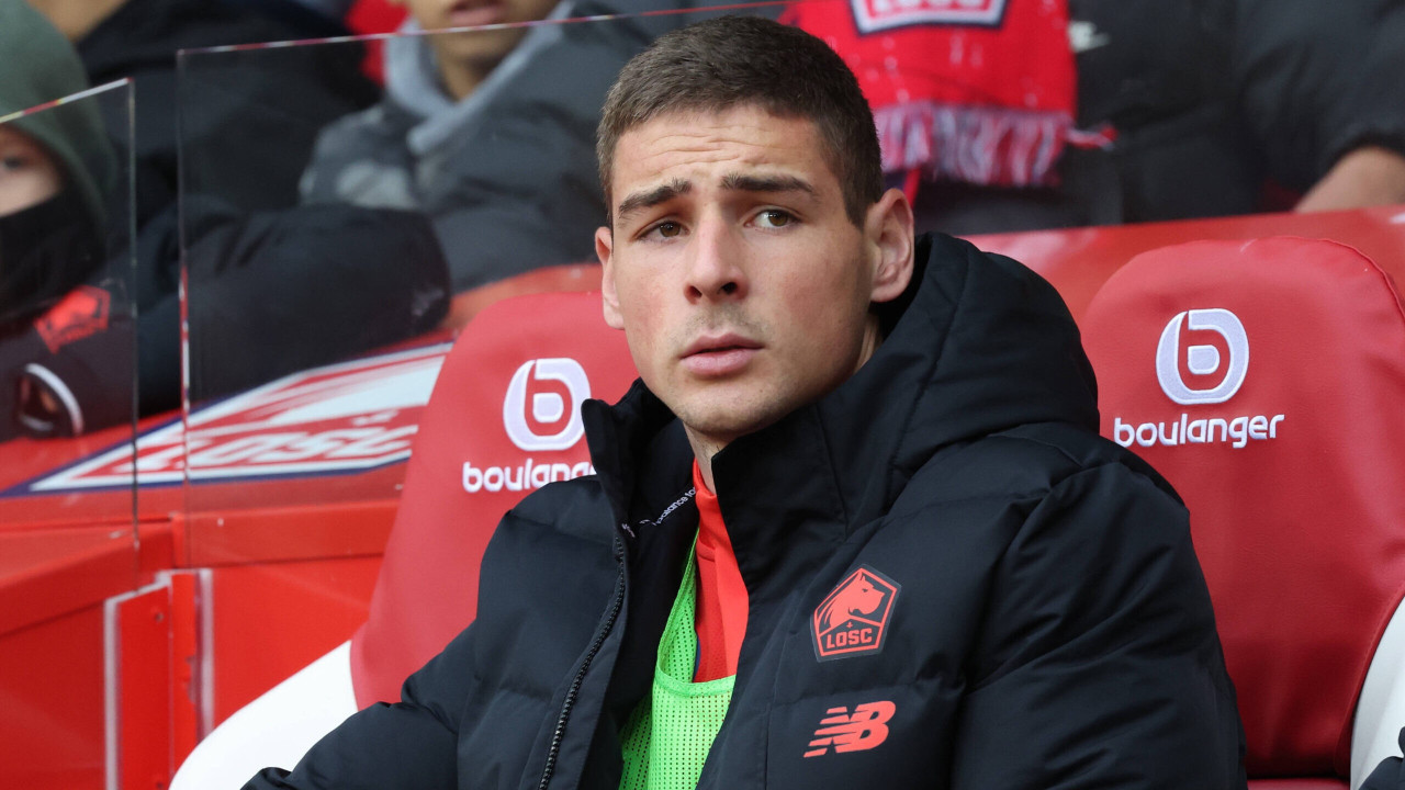 Zvanično: Srpski golgeter potpisao za bundesligaša