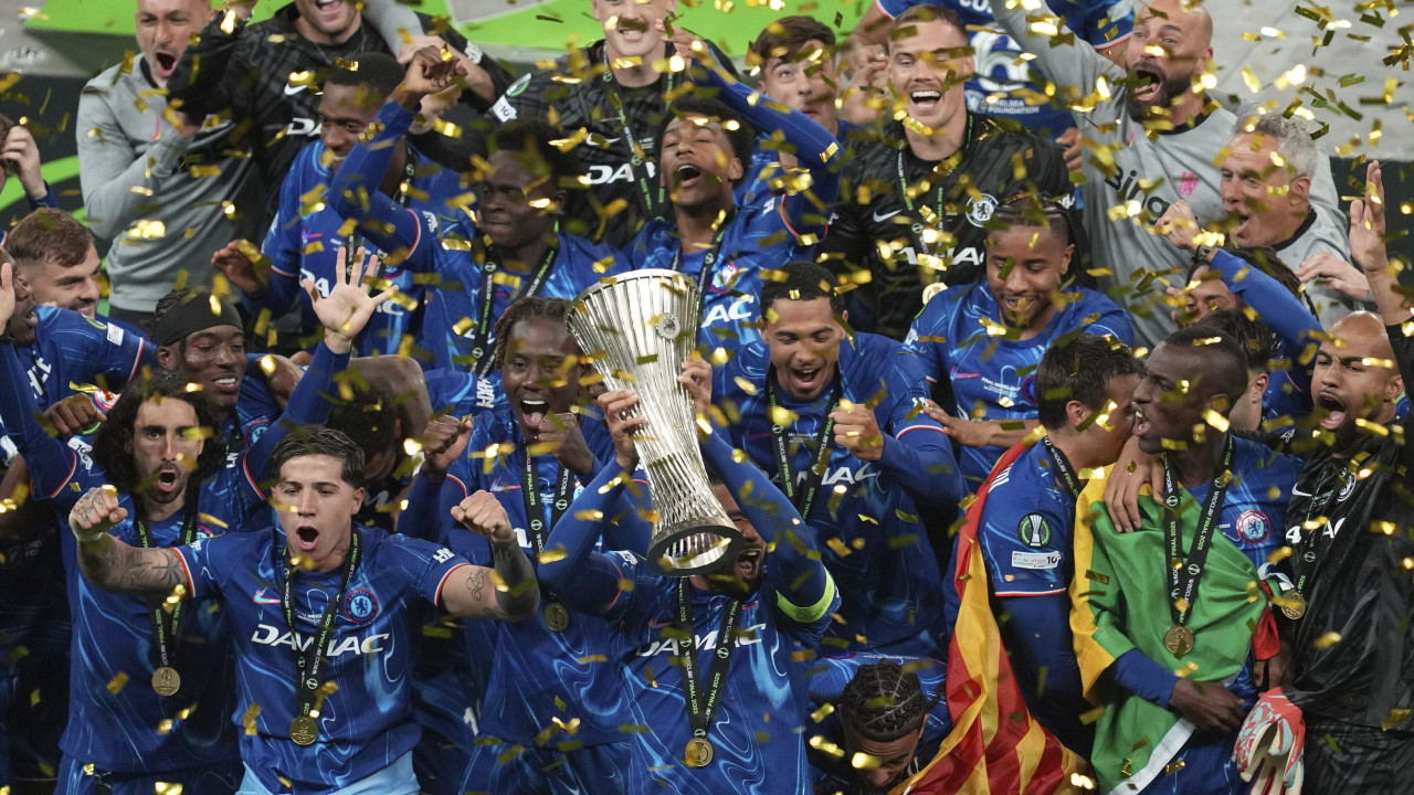 Čelsi kompletirao UEFA kolekciju kroz led i plastiku