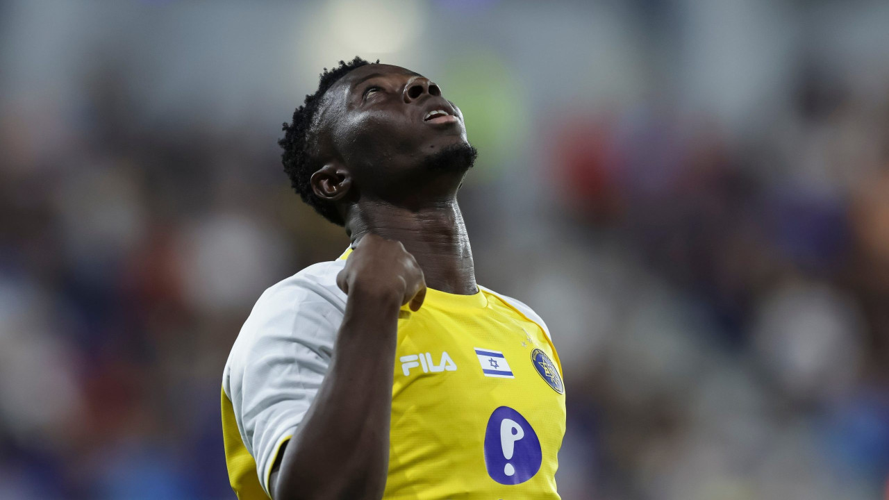 Krilo Makabija stiglo u Beograd – čeka se potpis