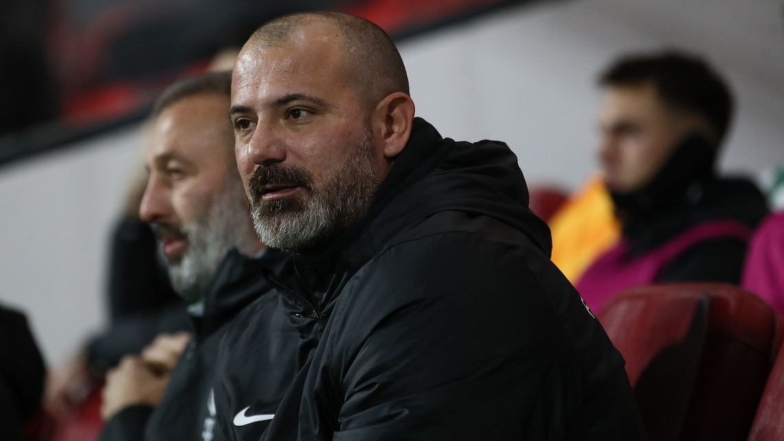 Stanković još na klupi, a treneri se javno nude Spartaku