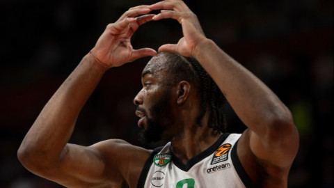 Olimpijakos precrtao Kinana Evansa